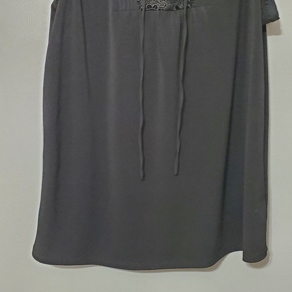 Express Black Lace-Trimmed Sleeveless Top Womens Shirt Size XS - Picture 3 of 8